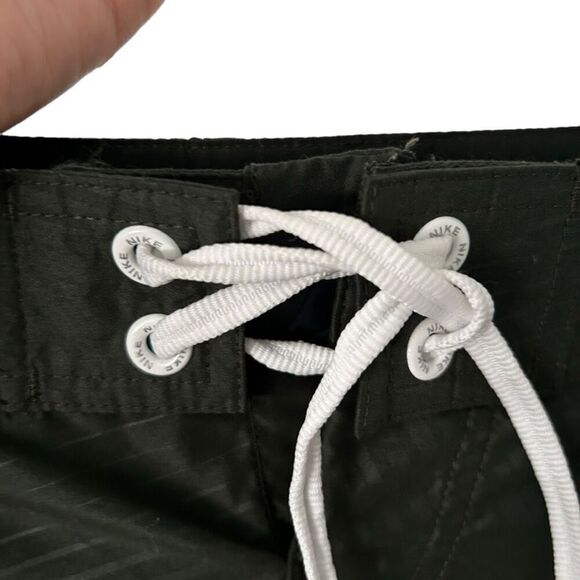 Nike Dark Green Mini Board Shots Women's Size L NWT Outdoors Swimming Versatile - Picture 4 of 8